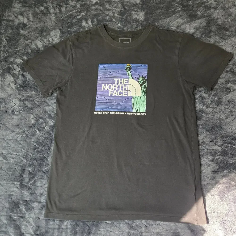 The North Face New York T-Shirt Statue of Liberty Logo Poly Blend - Size M